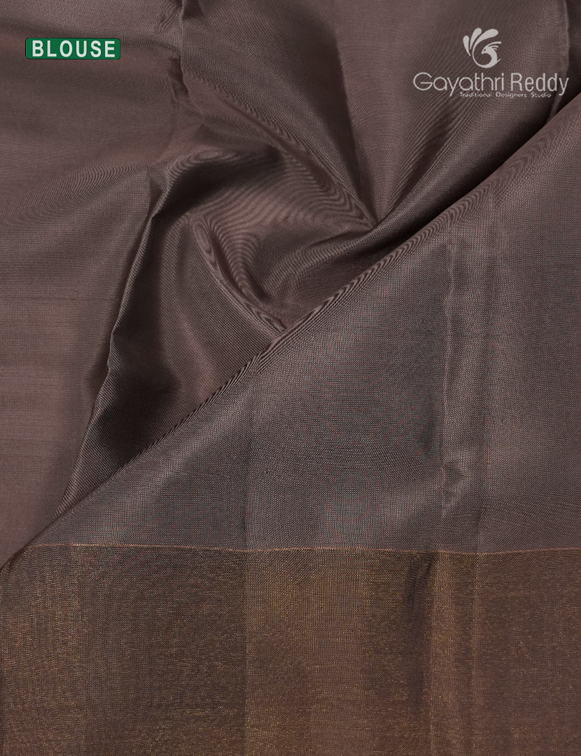 Pure Kanchipuram Silk Saree in Magenta ( Small Borders )