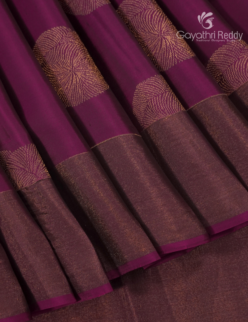 Pure Kanchipuram Silk Saree in Magenta ( Small Borders )