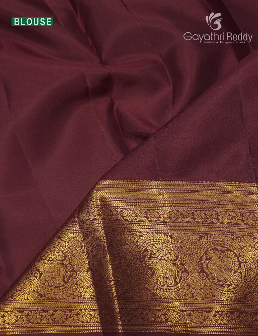 Pure Kanchipuram Silk Saree in Light Gold and Brown ( Brocade Pattern )