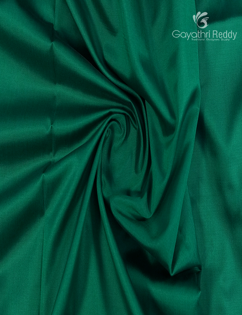 Semi Kanchipuram Art Silk Saree in Green and Magenta