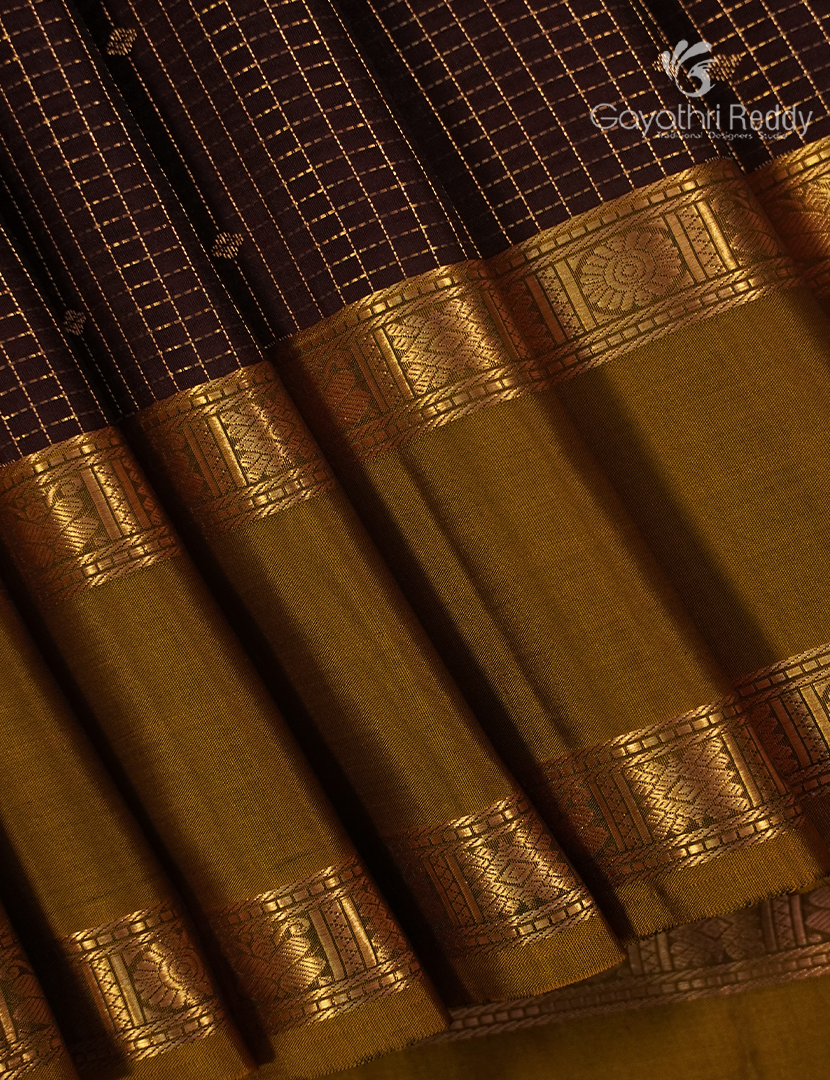 Pure Kanchipuram Vintage Silk Saree in Brown and Mustard