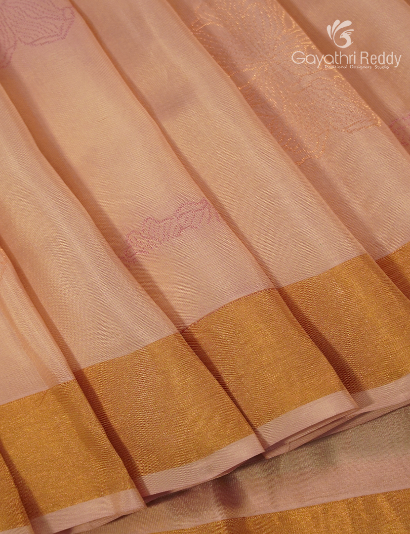 Pure Kanchipuram Silk Saree in Cream ( Small Borders )