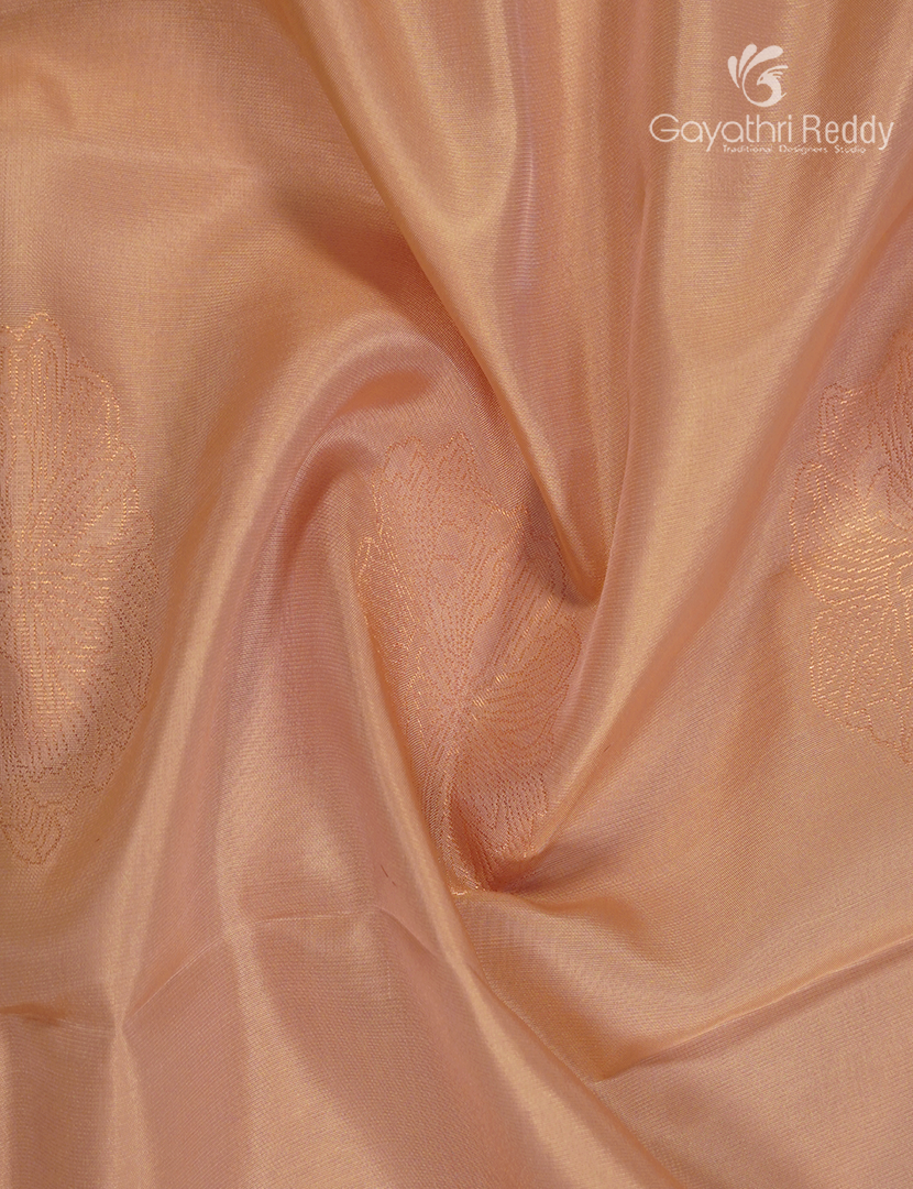 Pure Kanchipuram Silk Saree in Cream ( Small Borders )