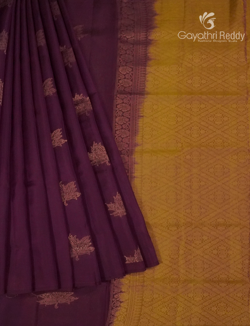 Pure Kanchipuram Silk Saree in Deep Magenta ( Butta Style )