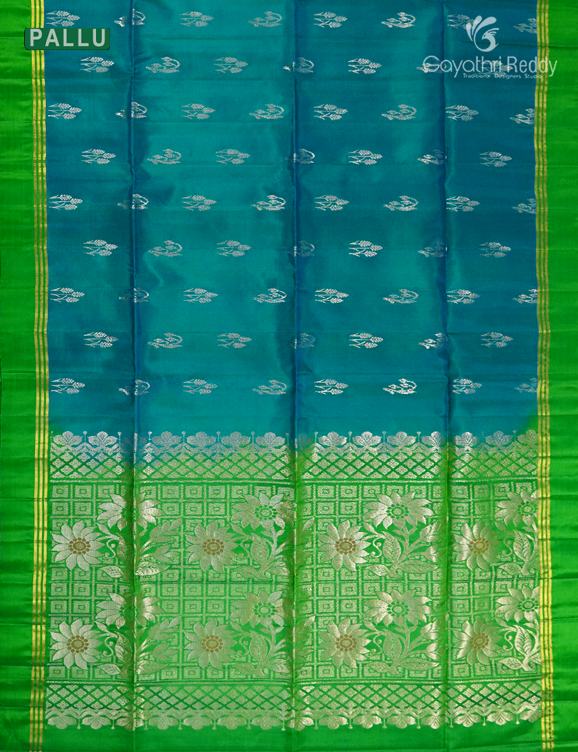 Light weight Kanchipuram Silk Saree in Deep Rama Green and Parrot Green