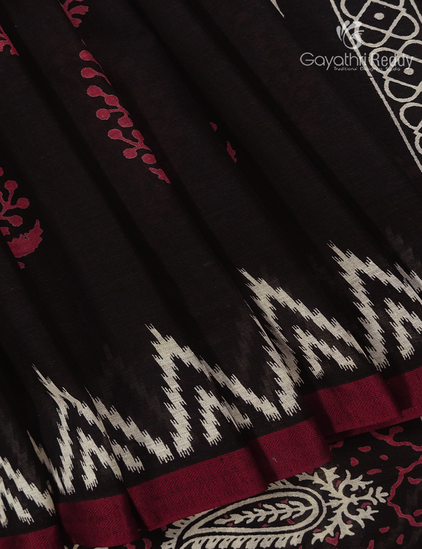 Vidharbha Cotton Saree in Black and Red