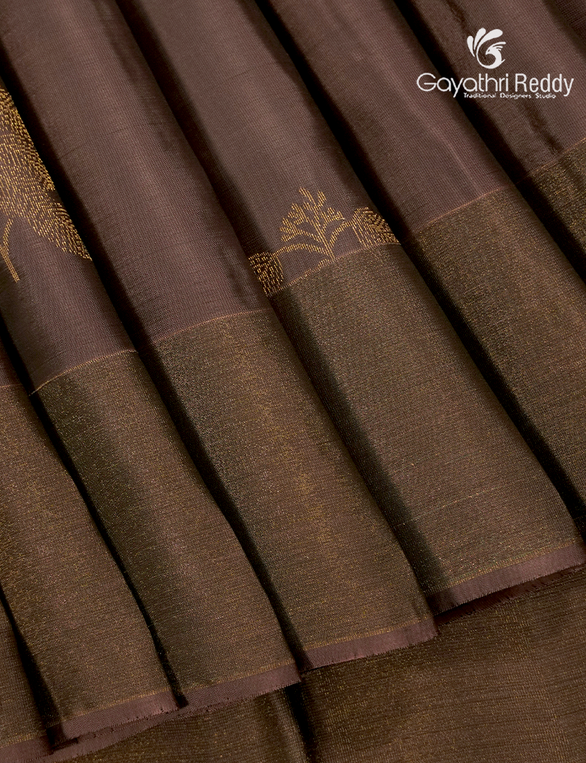 Pure Kanchipuram Silk Saree in Brown ( Small Borders )