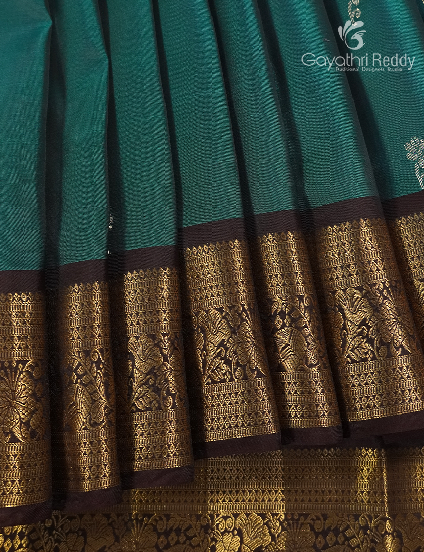 Pure Kanchipuram Silk Saree in Deep Peacock Green and Deep Brown