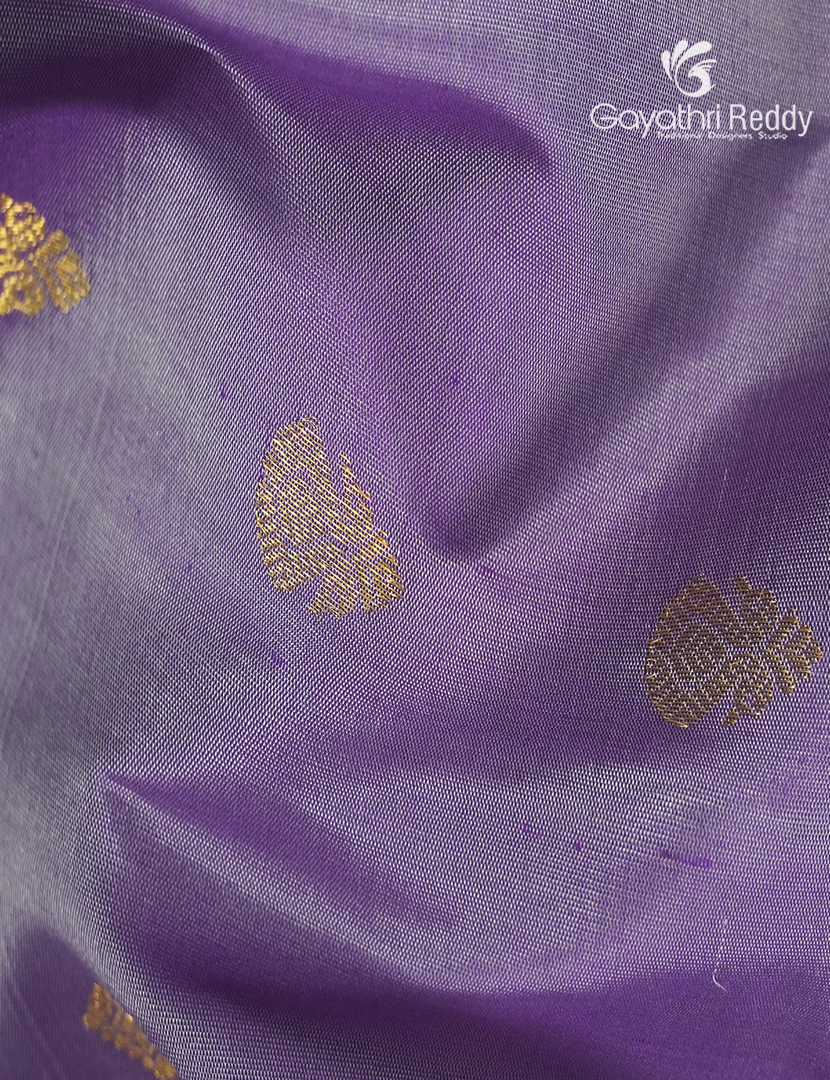 Pure Gadwal Silk Saree in Dual tone of Grey and Violet and Magenta