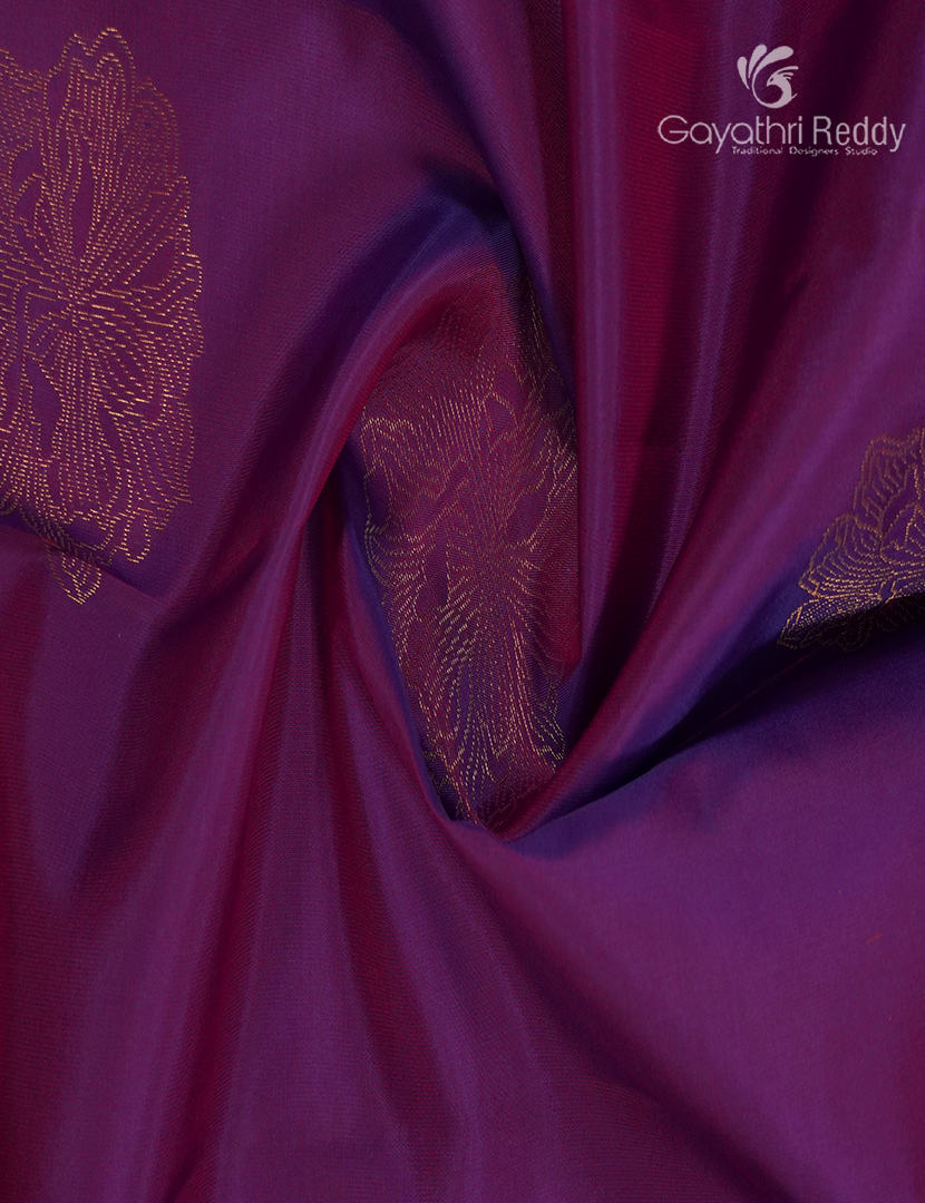 Pure Kanchipuram Silk Saree in Magenta ( Small Borders )