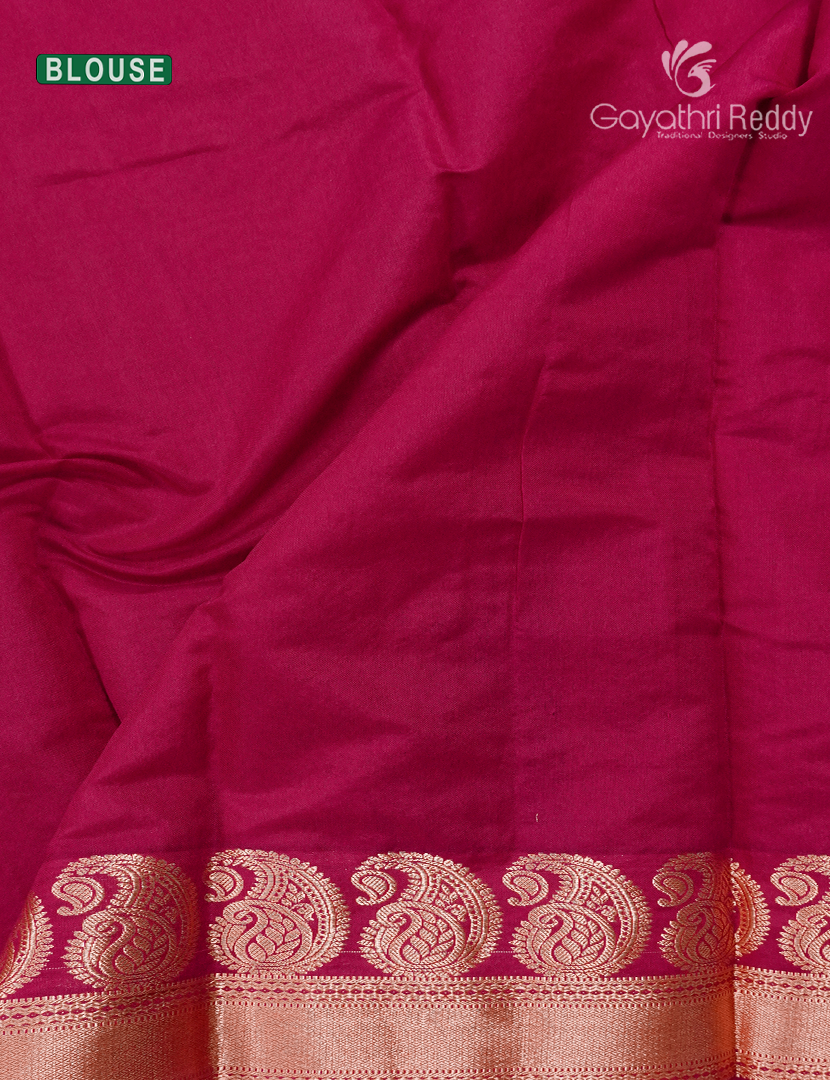 Pure Kanchipuram Sico Saree in Dual tone of Beige and Rani Pink