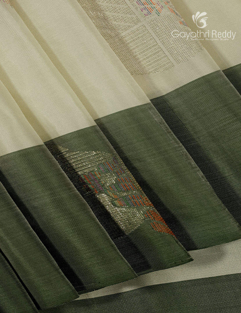 Pure Kanchipuram Soft Silk Saree in Cream and Pista Green