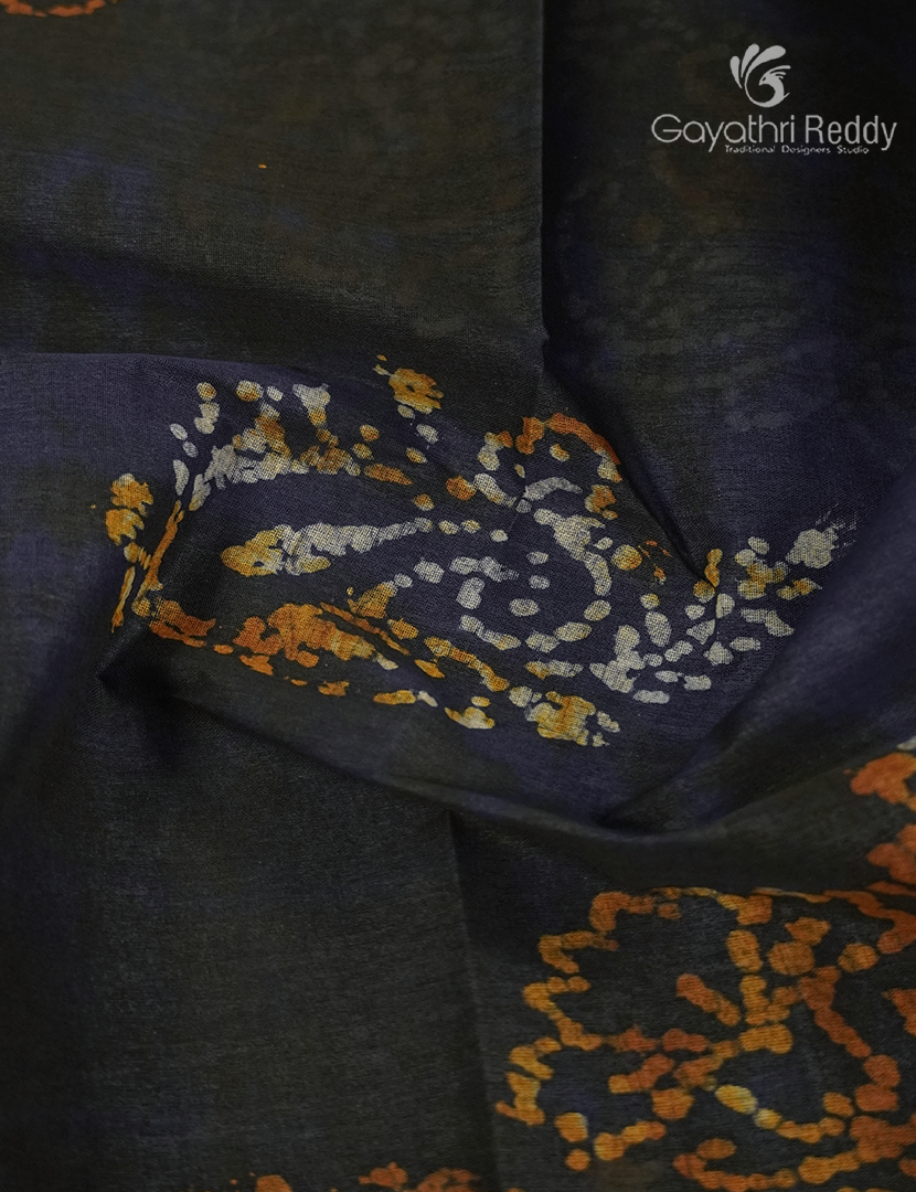 Cotton Batik Print Saree in Grey