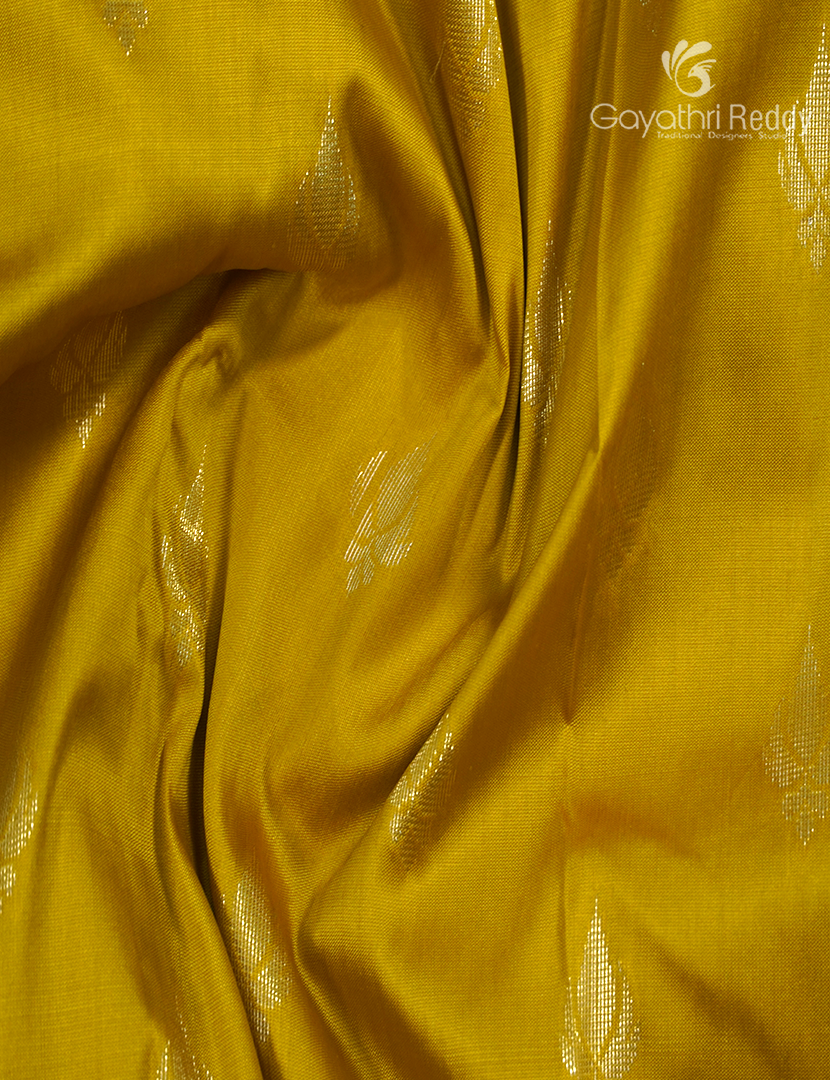 Semi Banaras Katan Silk Saree in Khakhi and Rani Pink