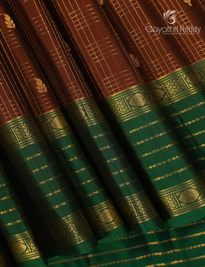 Pure Kanchipuram Vintage Silk Saree in Rust Brown and Green