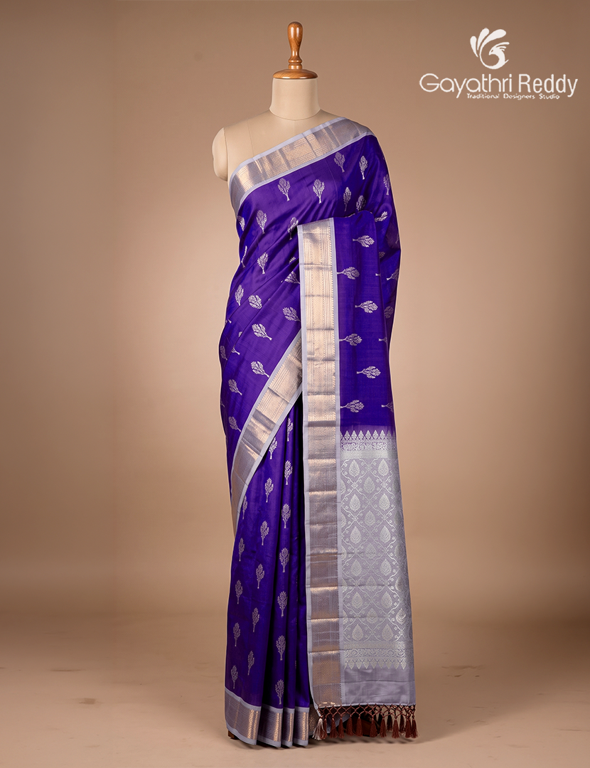 Light weight Kanchipuram Silk Saree in Violet and Lavender