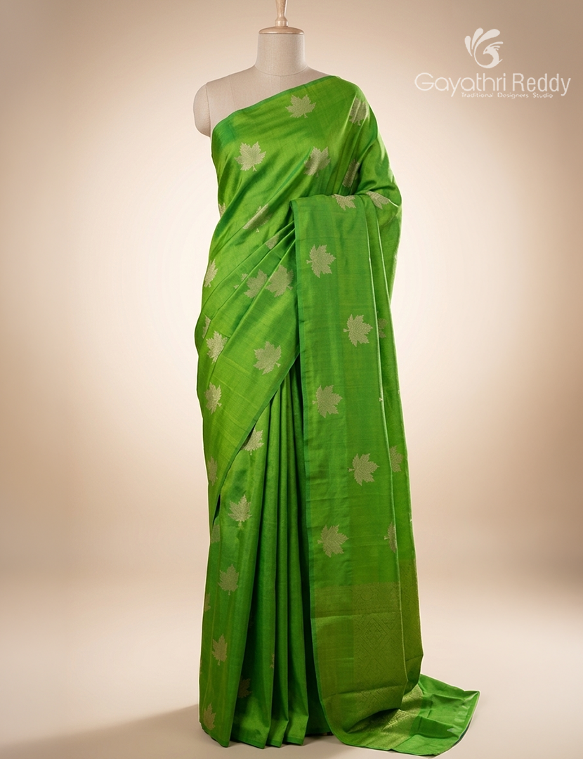 Pure Kanchipuram Silk Saree in Green ( Butta Style )