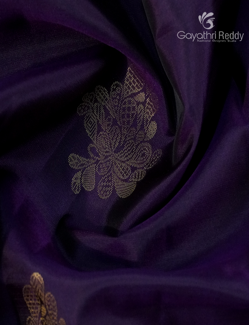 Pure Kanchipuram Silk Saree in Deep Violet ( Butta Style )