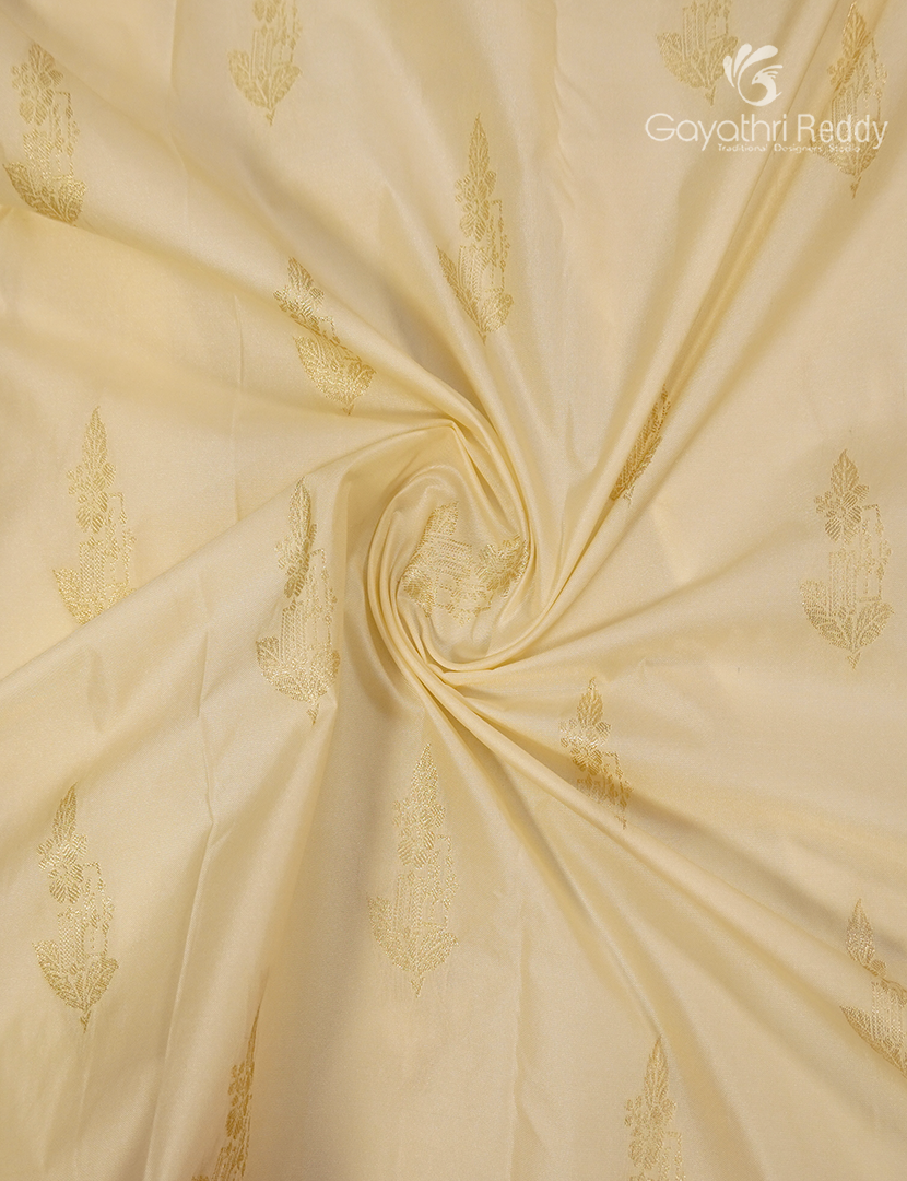 Semi Kanchipuram Silk Saree in Cream and Deep Pink