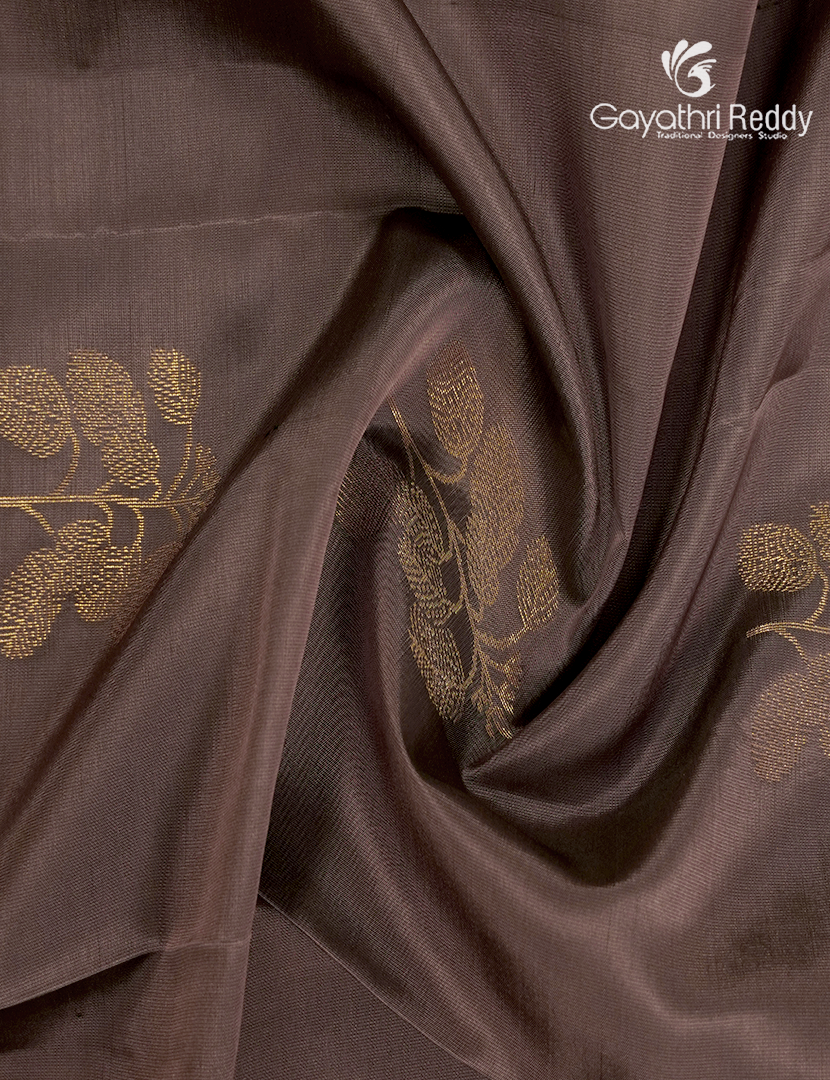 Pure Kanchipuram Silk Saree in Brown ( Small Borders )