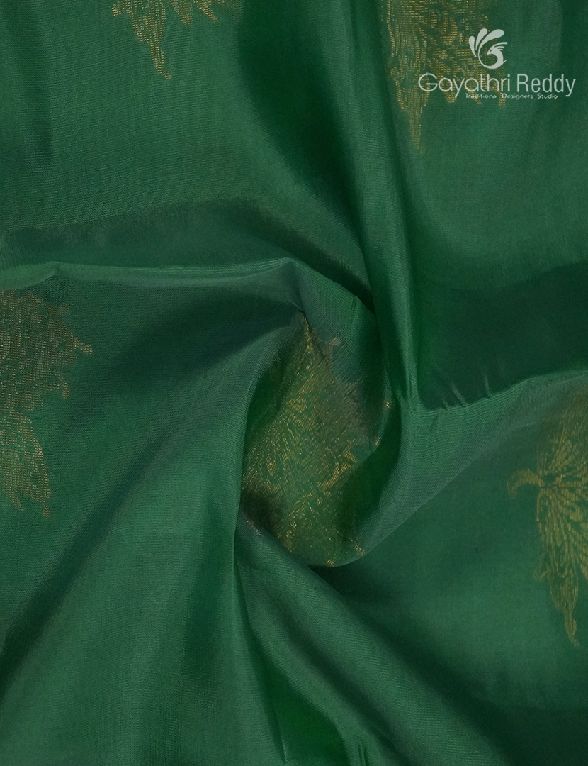 Pure Kanchipuram Silk Saree in Sea Green ( Butta Style )