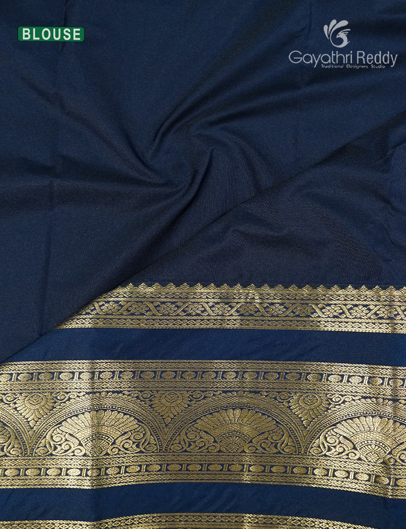 Semi Kanchipuram Silk Saree in Fuchsia Pink and Deep Peacock Green