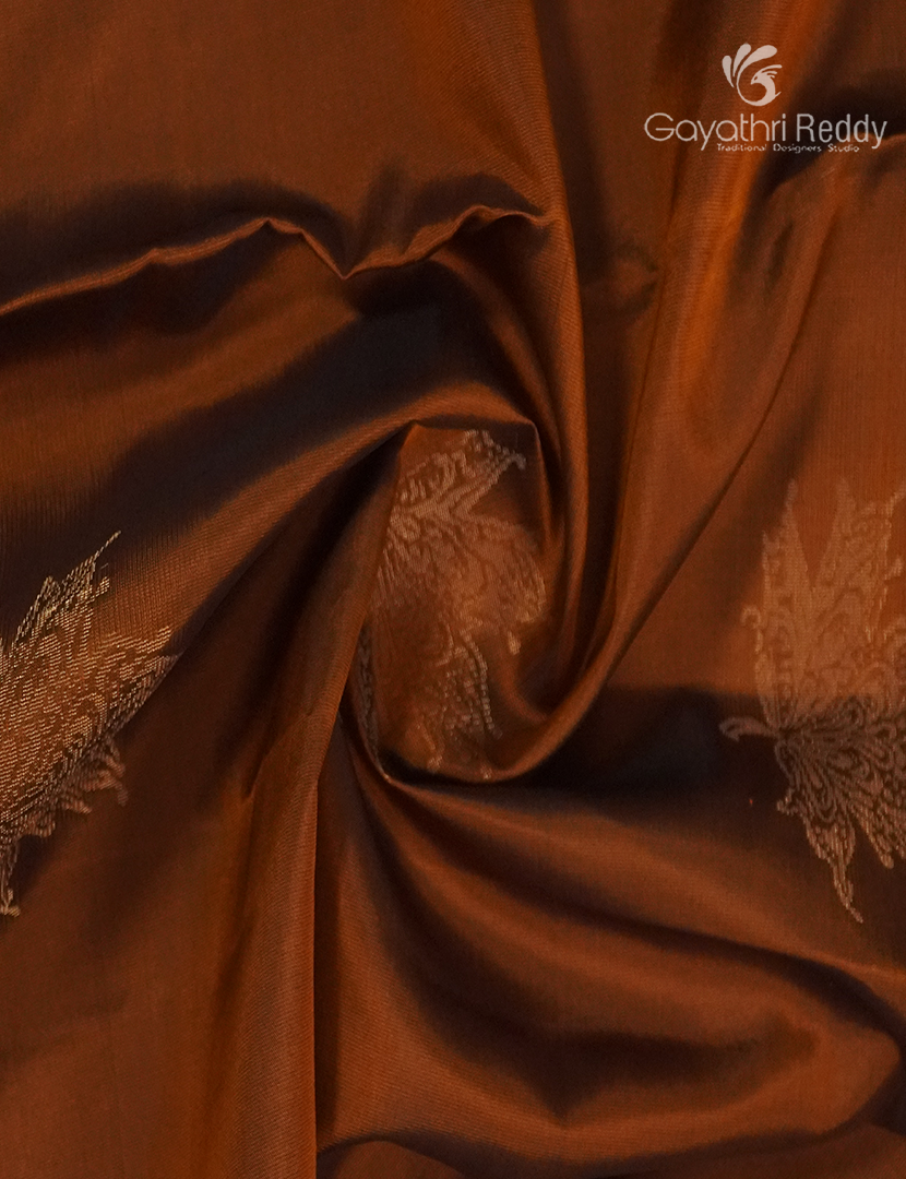 Pure Kanchipuram Silk Saree in Deep Mustard ( Butta Style )