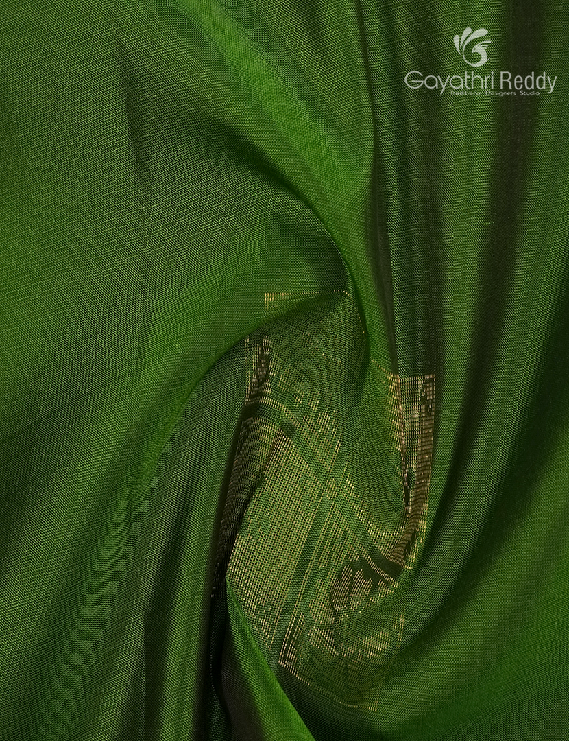 Pure Kanchipuram Soft Silk Saree in Green and Chikoo