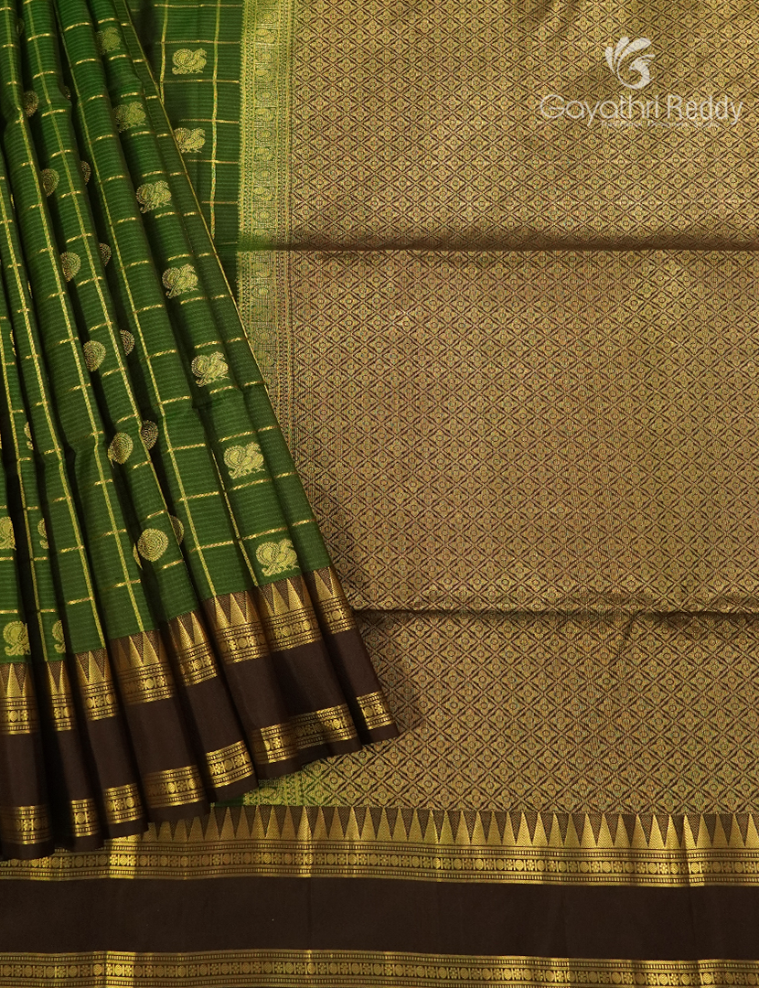 Pure Kanchipuram Vintage Silk Saree in Olive Green and Deep Brown