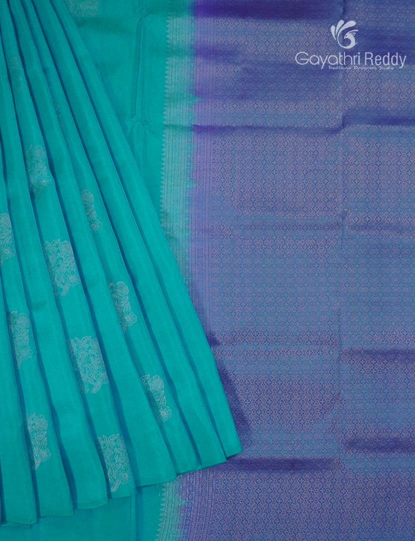 Pure Kanchipuram Silk Saree in Sky Blue ( Butta Style )