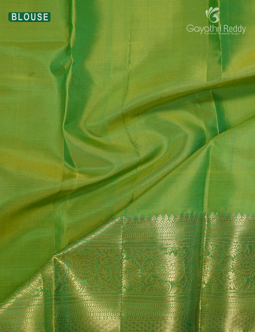 Pure Kanchipuram Vintage Saree ( Medium Border ) Sea Foam Green and Leaf Green