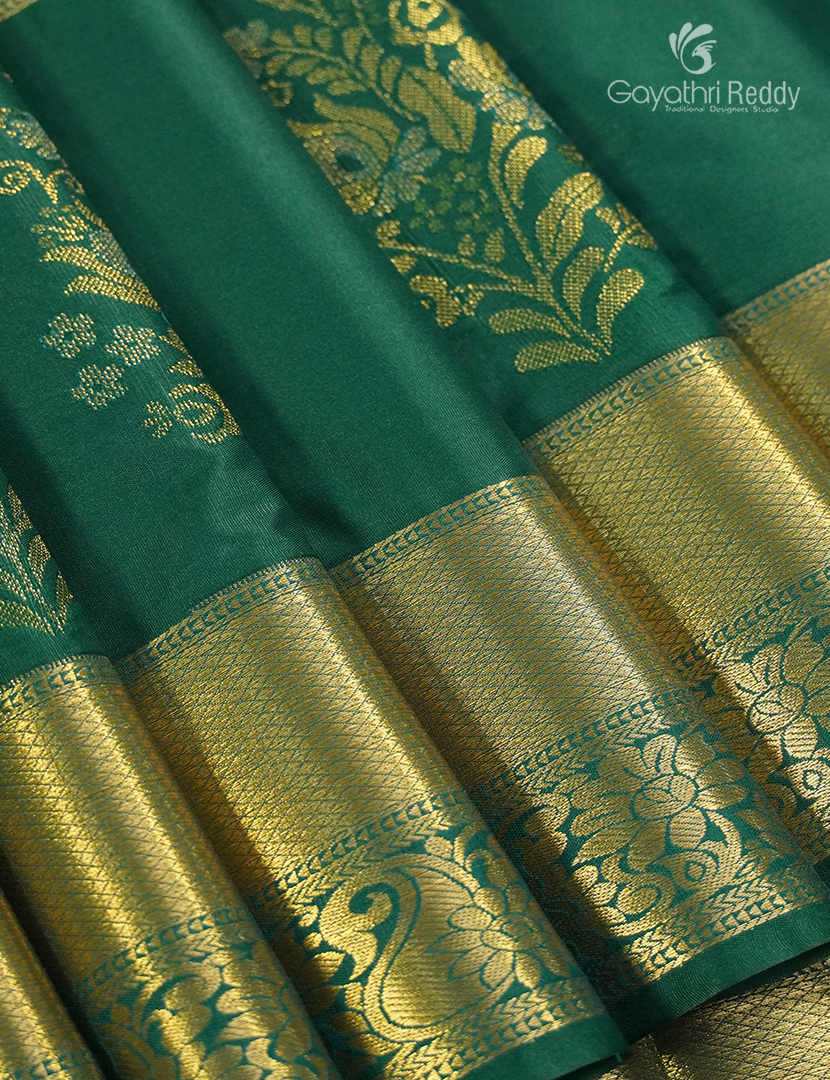 Semi Kanchipuram Silk Saree in Pista Green and Bottle Green