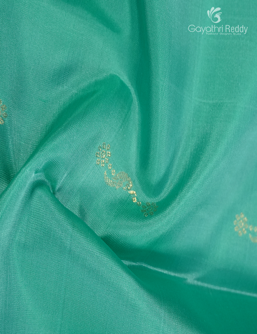 Pure Kanchipuram Vintage Saree ( Medium Border ) Sea Foam Green and Leaf Green