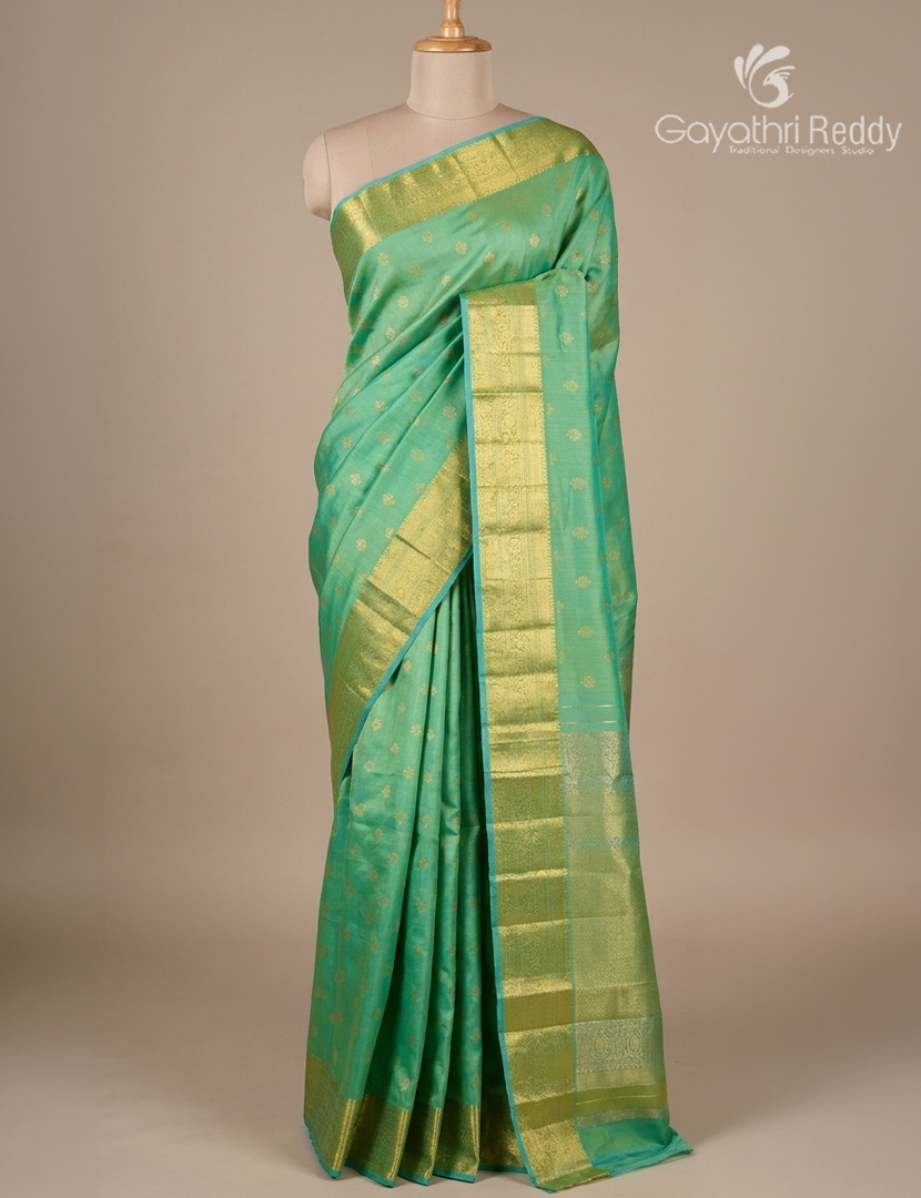 Pure Kanchipuram Silk Saree in Light Green (Butta Pattern )