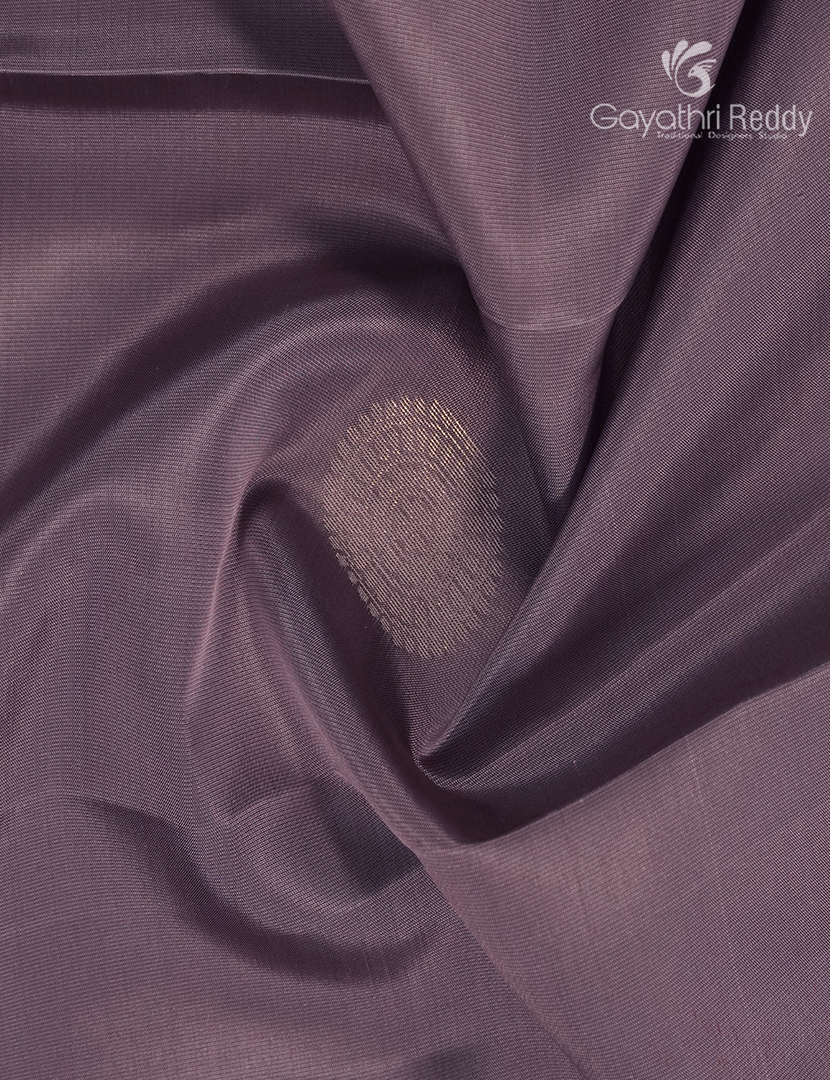 Pure Kanchipuram Silk Saree in Grey ( Small Borders )