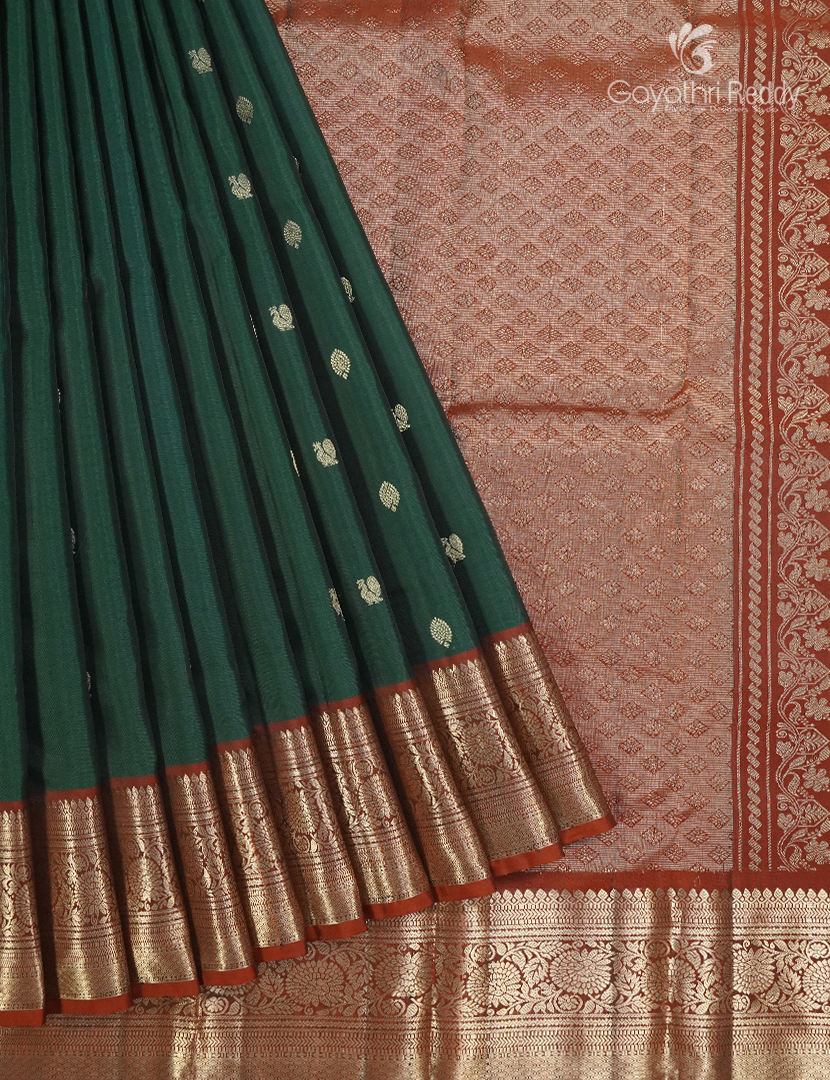 Pure Kanchipuram Vintage Saree ( Medium Border ) Deep Bottle Green and Deep Rust