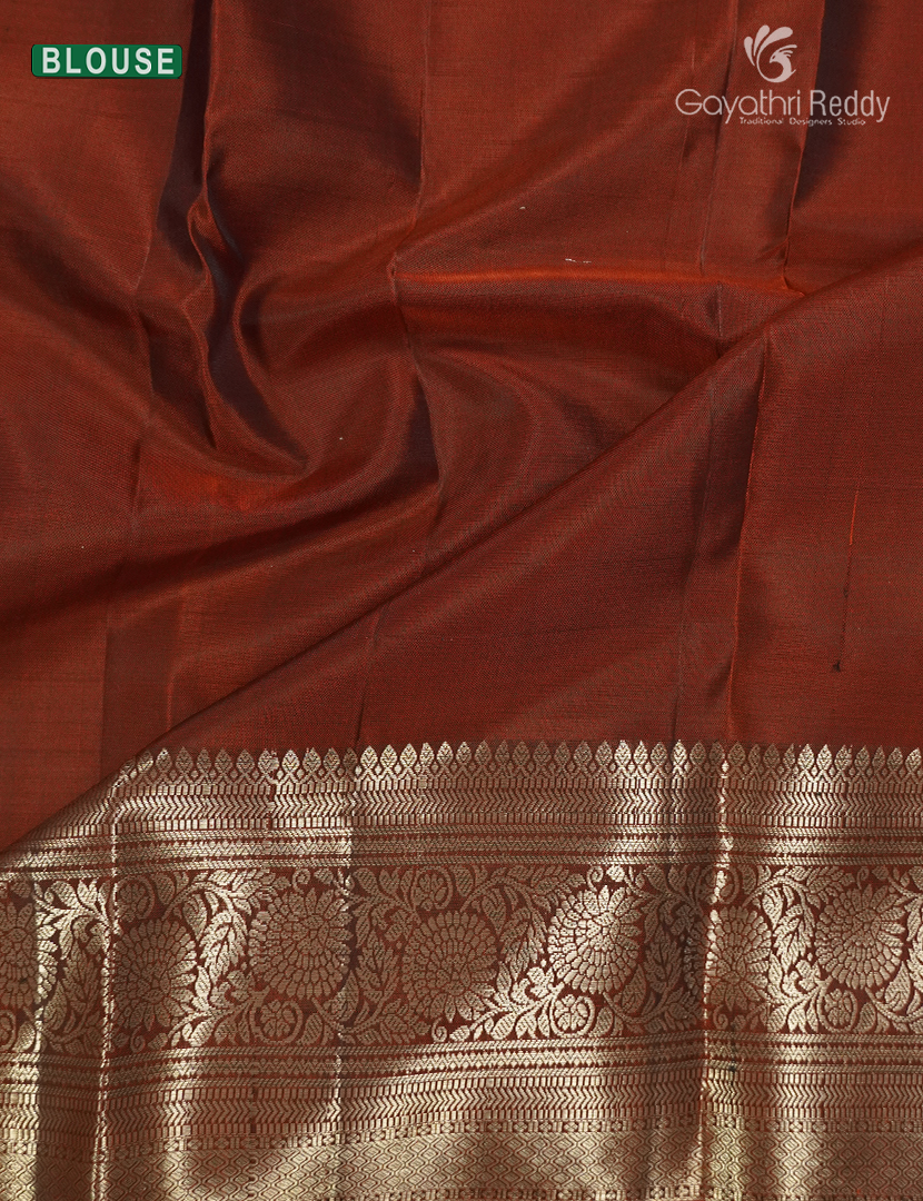 Pure Kanchipuram Vintage Saree ( Medium Border ) Deep Bottle Green and Deep Rust