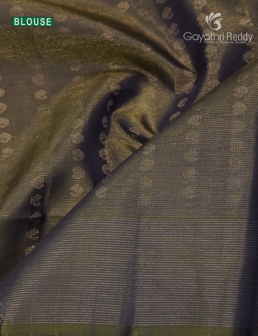Pure Kanchipuram Light Weight Silk Saree in Navy Blue and Olive