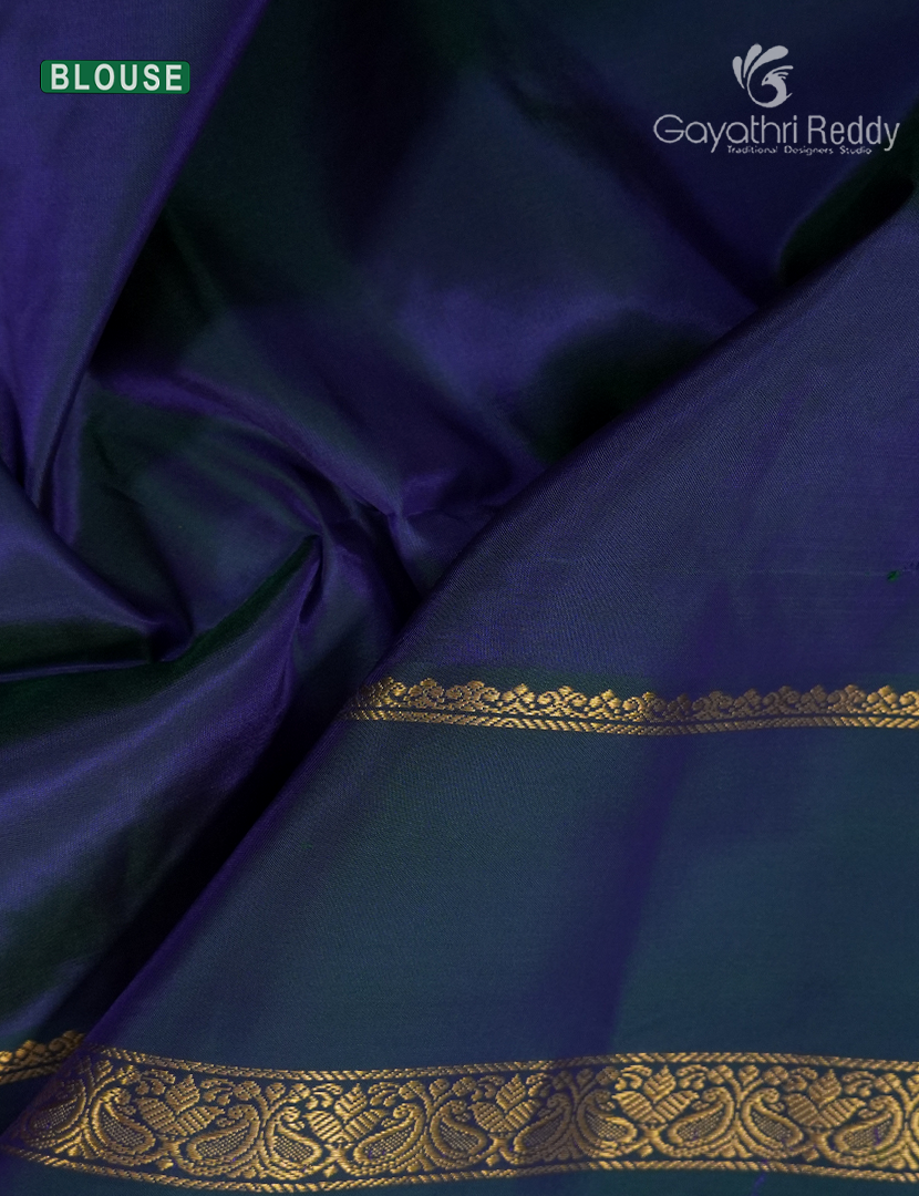 Pure Kanchipuram Light Weight Silk Saree in Deep Purple and Navy Blue