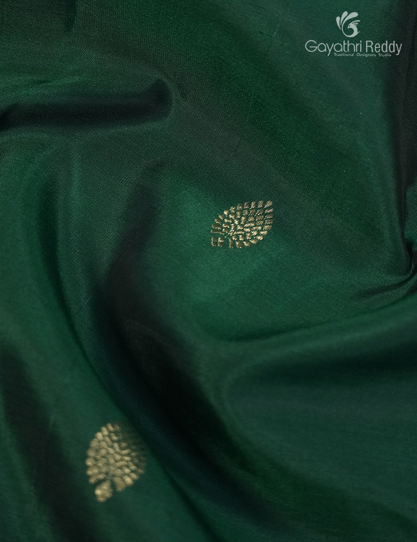 Pure Kanchipuram Vintage Saree ( Medium Border ) Deep Bottle Green and Deep Rust