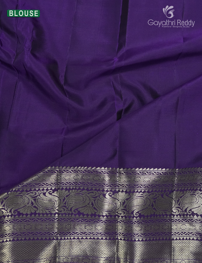 Pure Kanchipuram Vintage Silk Saree ( Medium Border ) in Sea Green and Deep Violet