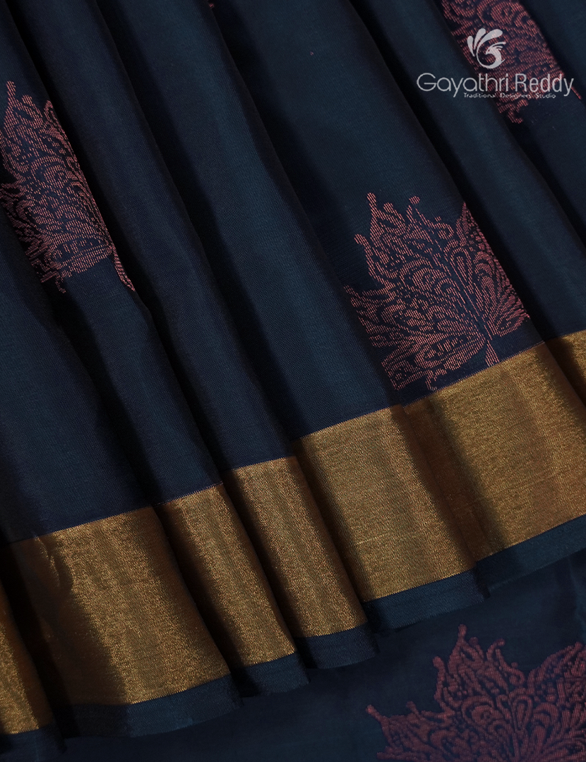 Pure Kanchipuram Silk Saree in Deep Peacock Blue and Golden Beige ( Small Borders )