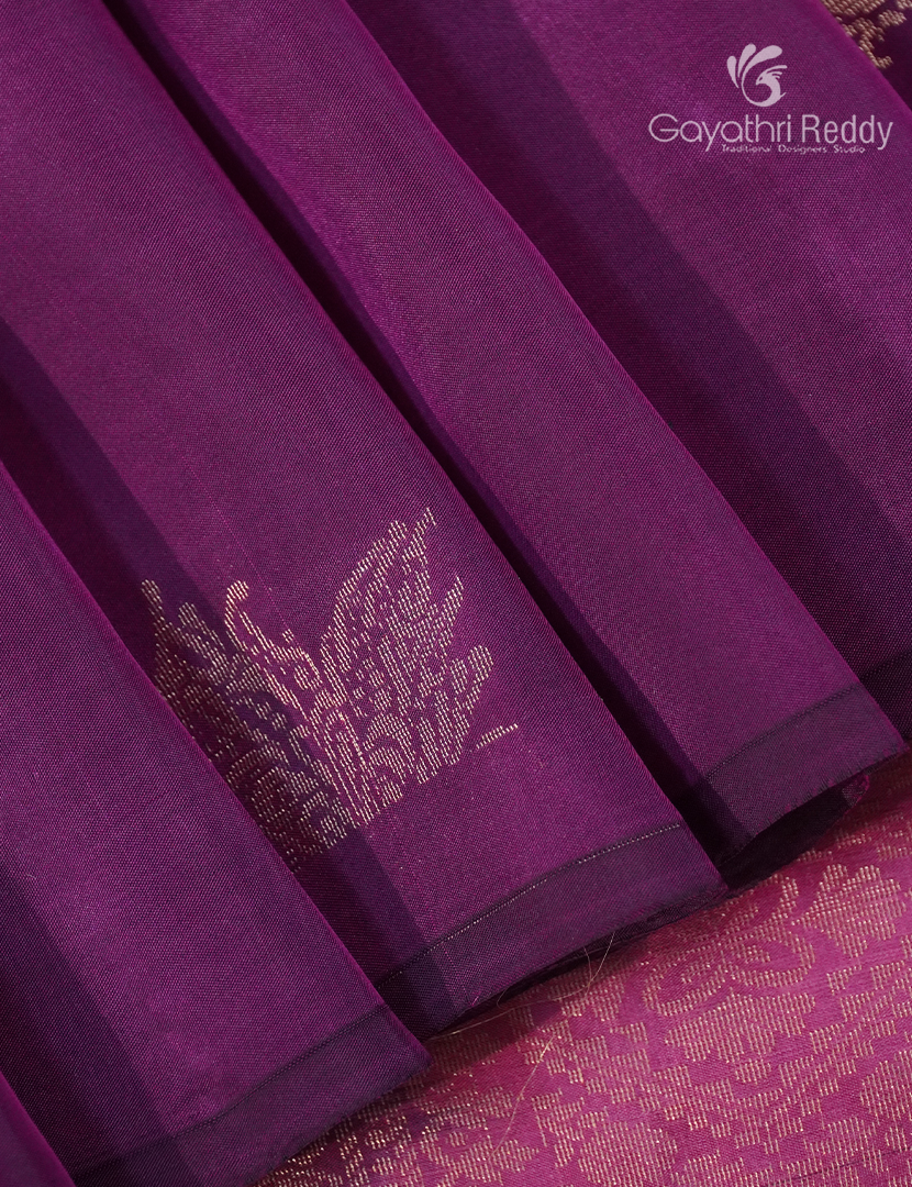 Pure Kanchipuram Silk Saree in Magenta ( Butta Style)