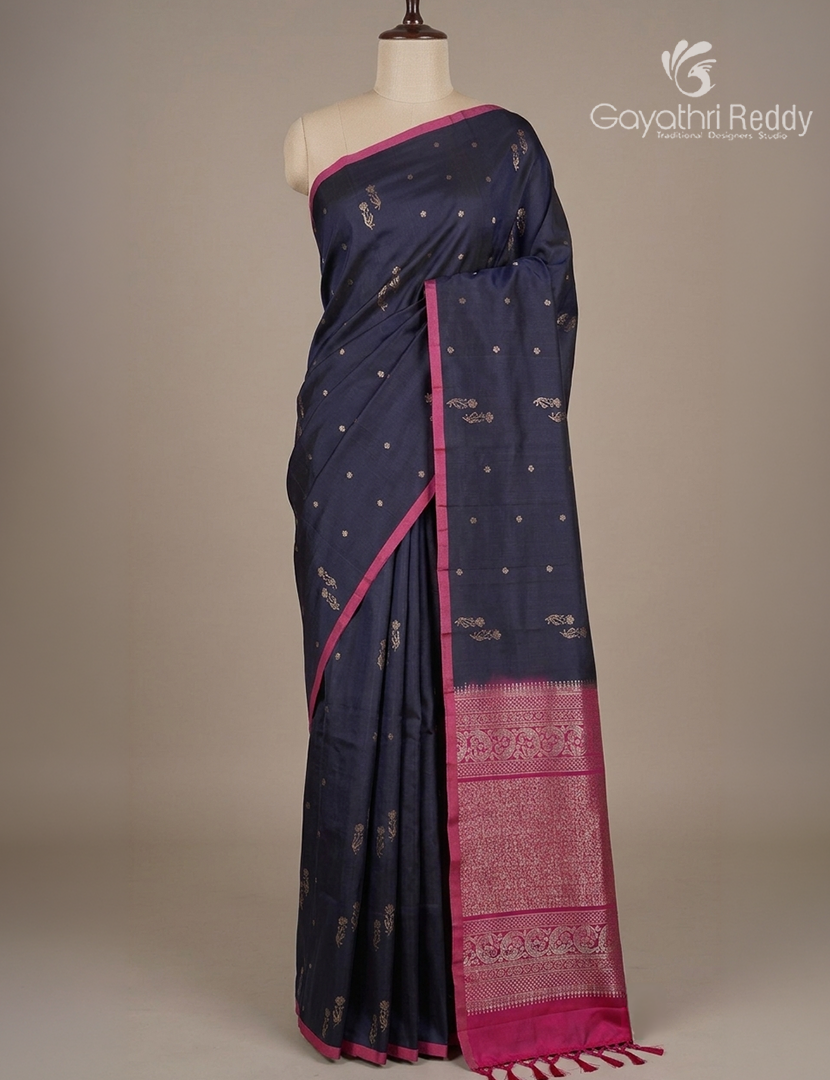 Pure Kanchipuram Light Weight Silk Saree in Navy Blue and Magenta