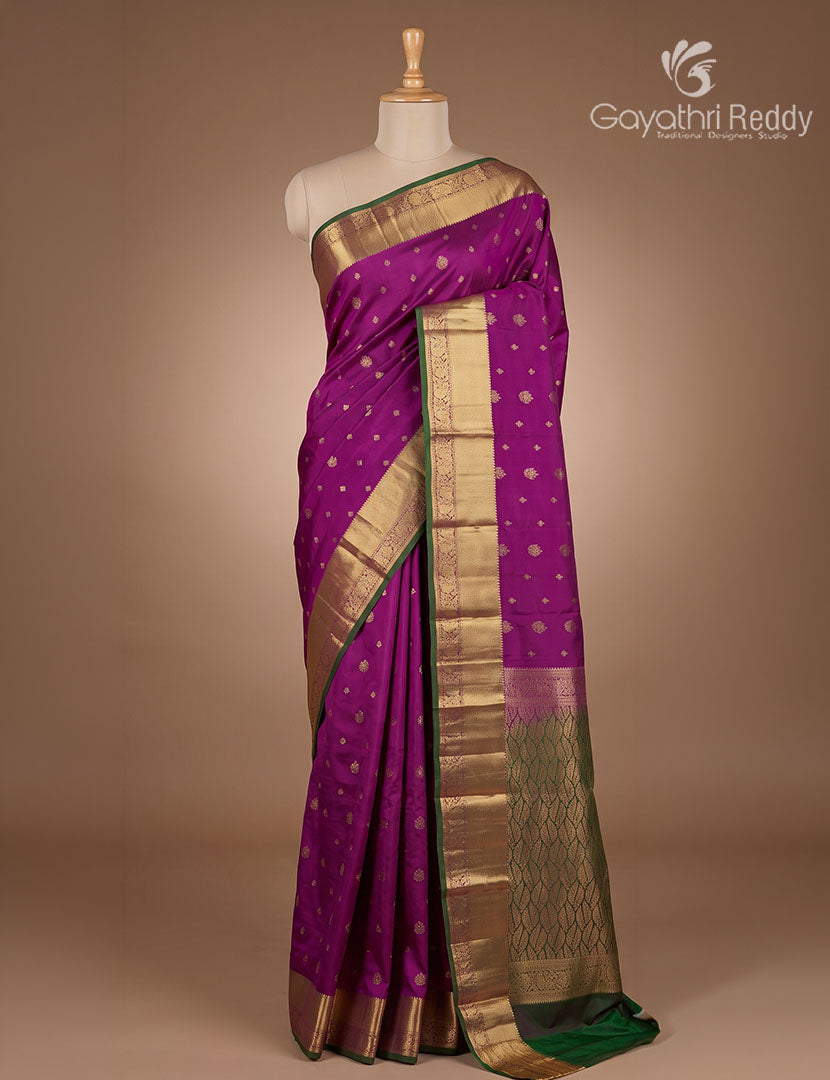 Pure Kanchipuram Silk Vintage Saree in Magenta and Deep Snuff