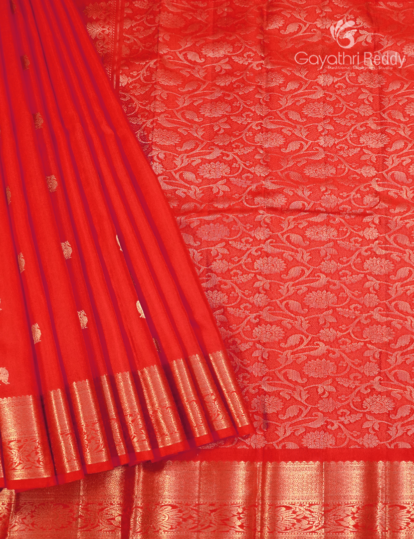 Pure Kanchipuram Silk Saree in Orange (Medium Borders )