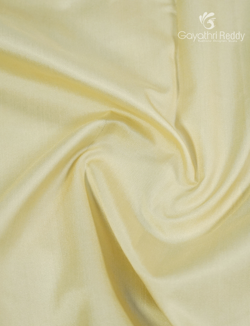 Semi Kanchipuran Silk Saree in Cream and Grey