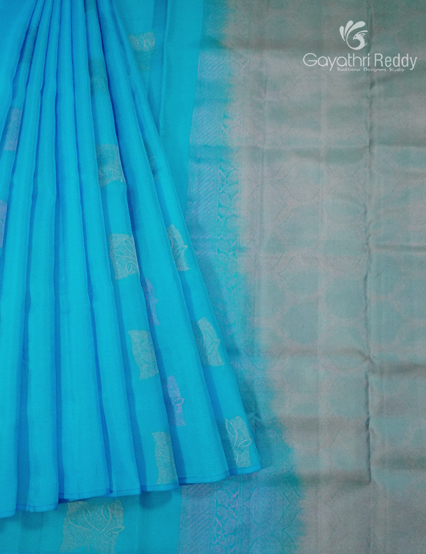 Pure Kanchipuram Silk Saree in Sky Blue ( Butta Style )