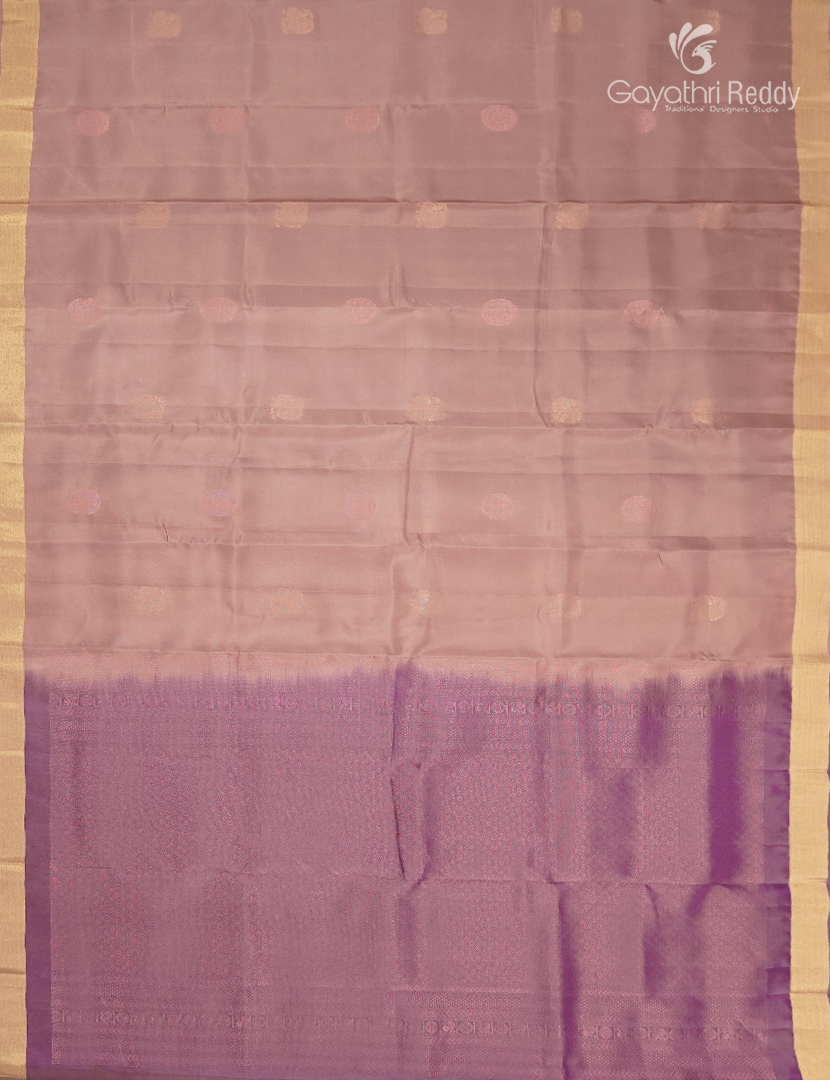 Pure Kanchipuram Silk Saree in Peach ( Small Borders )