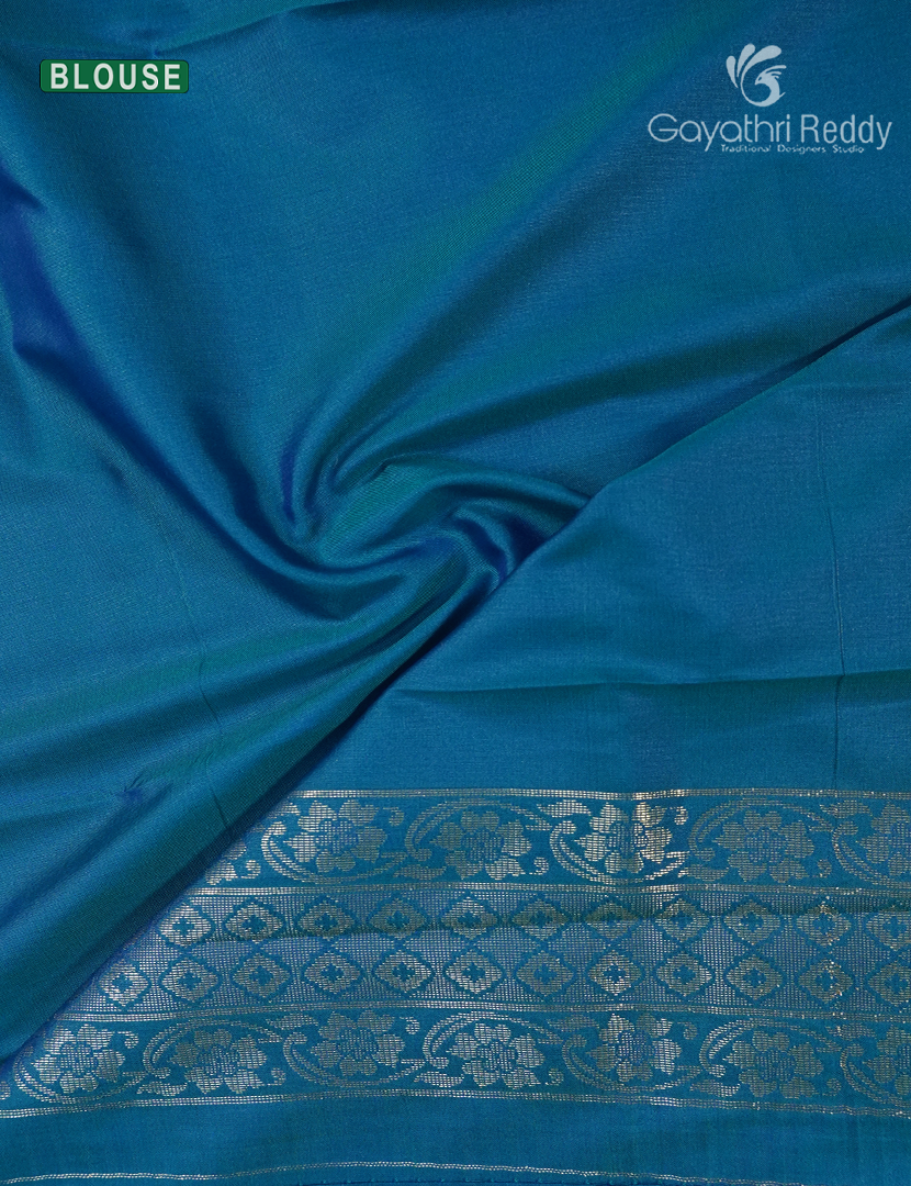 Semi Kanchipuran Silk Saree in Deep Magenta and Rama Blue